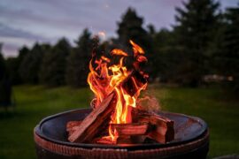 5 Materials to Put in the Bottom of Your Fire Pit [SNEAKY]