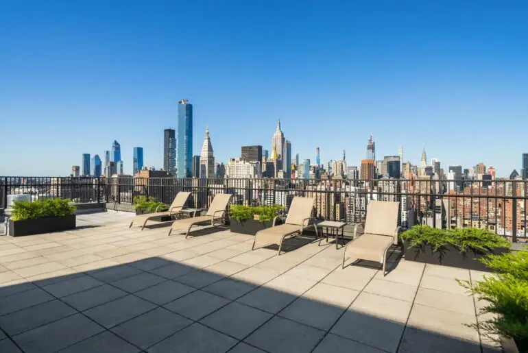 (DIFFERENCE) LanaiPatioPorchVerandaTerraceBalcony Clever Patio