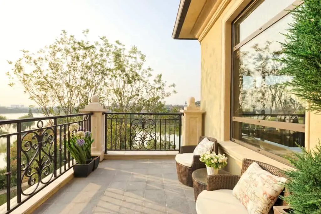 What is the Difference Between a Lanai, Patio, Porch, Balcony, Veranda and Terrace?