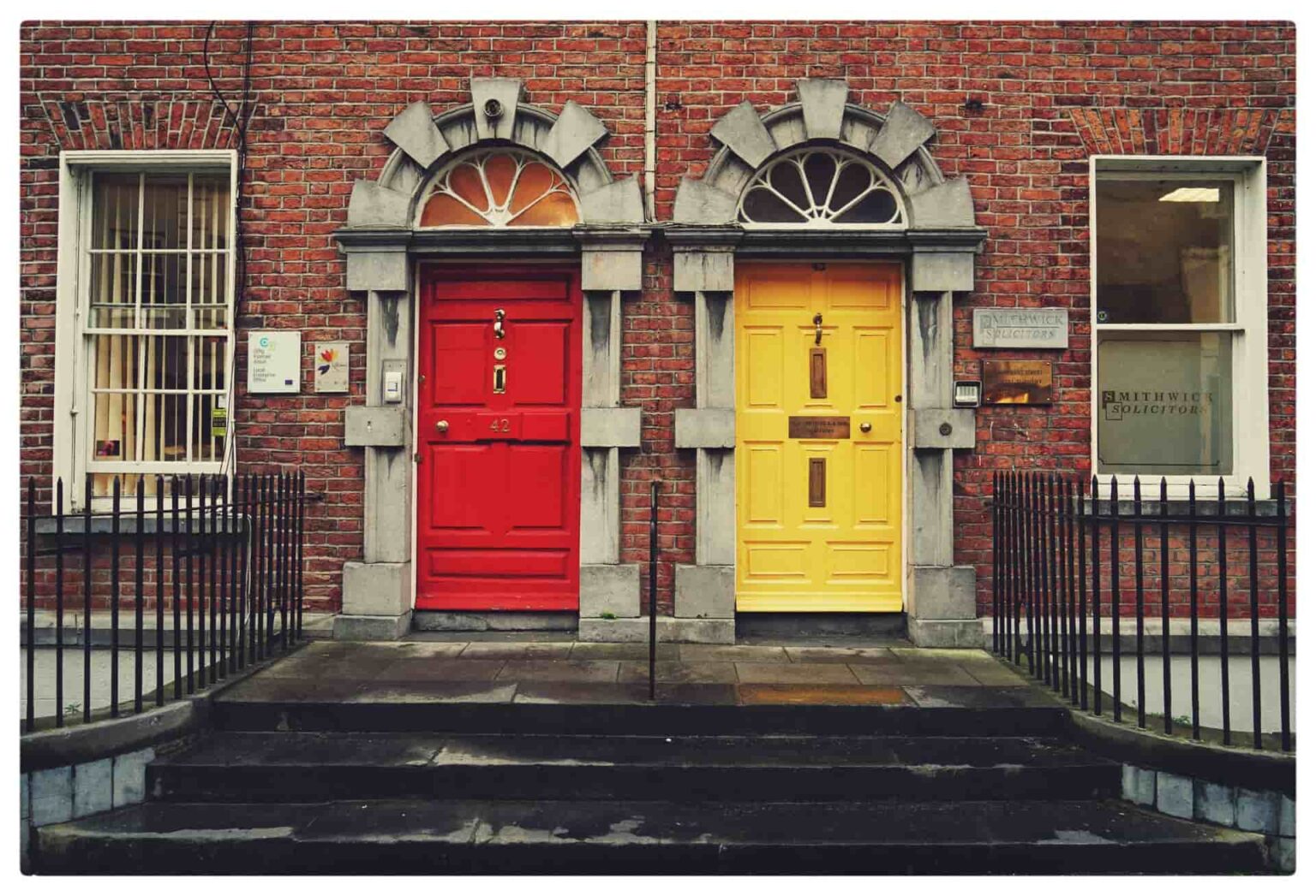 Difference Between A Stoop And A Porch FACTS Clever Patio difference-between-a-stoop-and-a-porch-facts-clever-patio